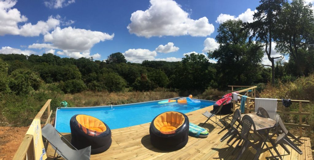 la piscine du château du Boux